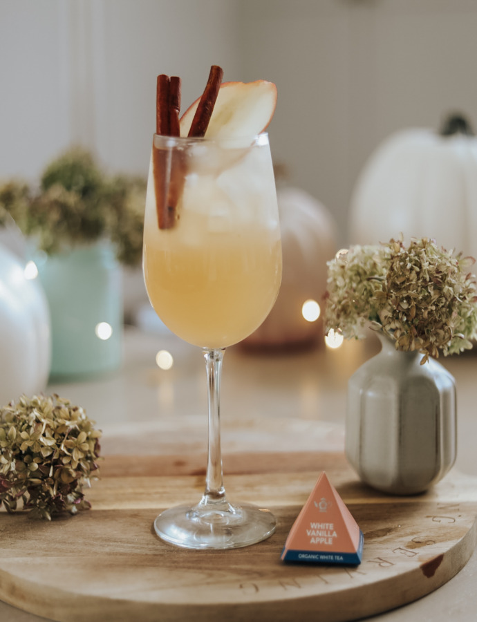 White Vanilla Apple Sangria