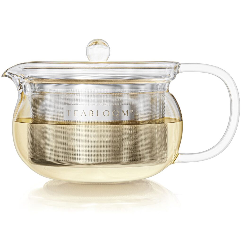 A modern Japanese-inspired glass teapot for steeping loose-leaf teas.