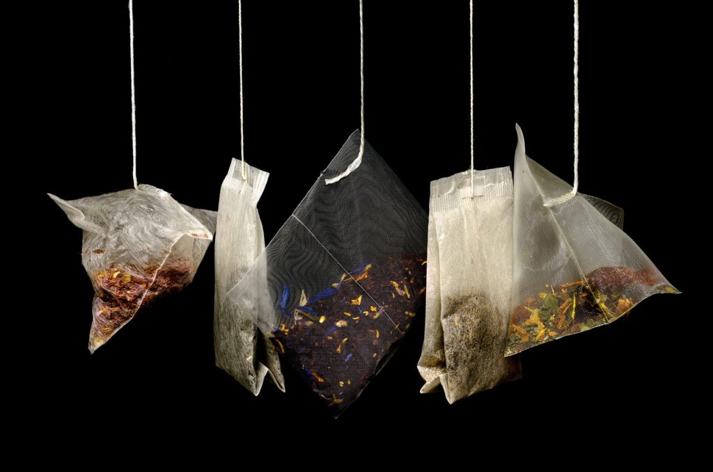 Hanging tea bags and the health benefits of tea