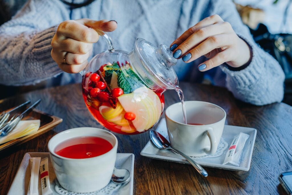 Herbal tea infusion as one of the benefits of antioxidants in tea
